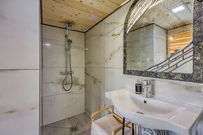Luxury Glamping House Pia