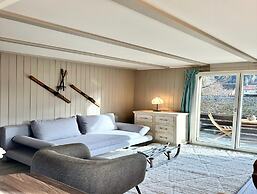 Cosy Chalet With Garden
