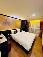 Emiri Hotel - Nana Bangkok