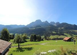 Luxurious Alpine Flat With Hotel Amenities