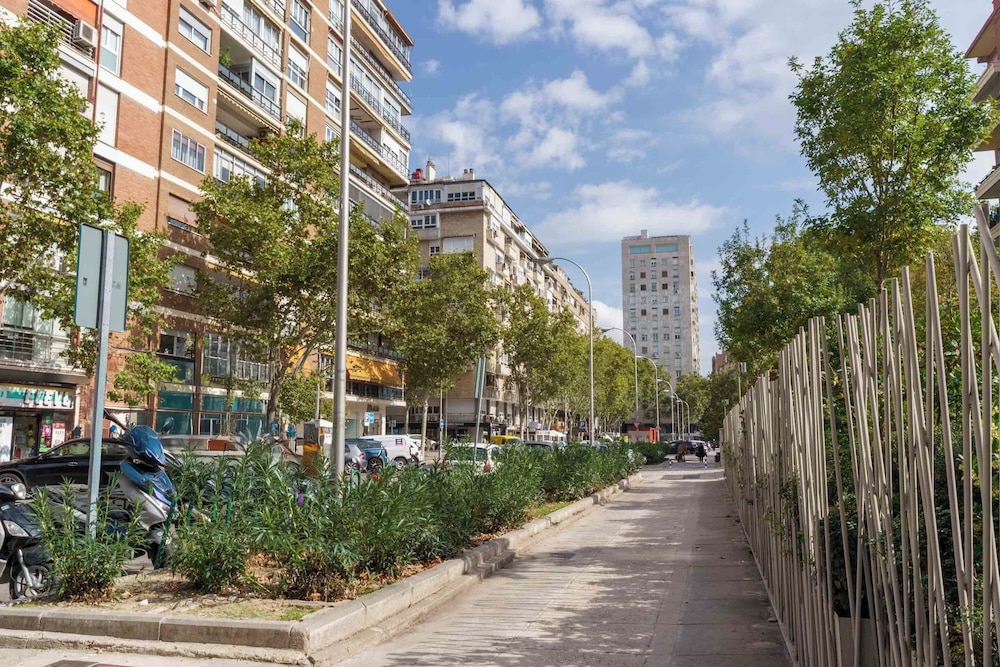 Limehome Madrid Calle Hurtado de Mendoza