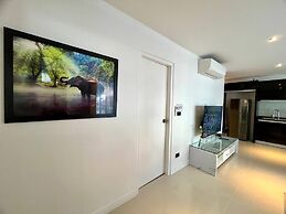 B12a - 2 Bdr Condo With Pool Access, Karon Beach