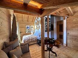 Cosy Chalet With Balcony/terrace