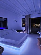Elli Tropical Suites