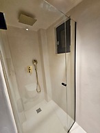 Elli Tropical Suites