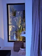 Elli Tropical Suites