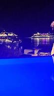 Elli Tropical Suites