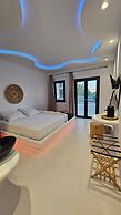 Elli Tropical Suites