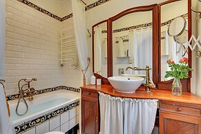 Monte Cassino Blanco by Grand Apartments