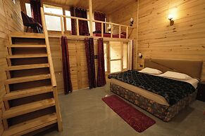Cabana Riverside Resort - Kainchi Dham