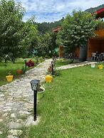 Cabana Riverside Resort - Kainchi Dham