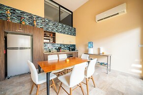 2 BR Condo Rooftop Gym & Pool - Veronica