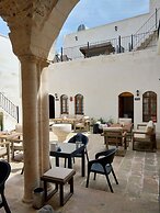 ORPHEUS BOUTİQUE HOTEL