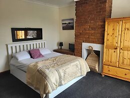 Cottage - Sleeps 4 - Garden - Parking