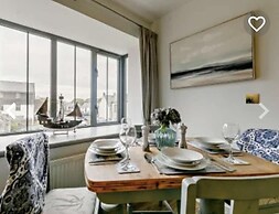 Stunning Coastal Retreat -mins From Harbour/beach