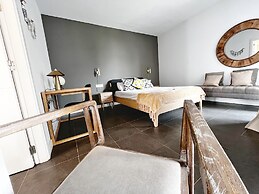 Apartment - Sleeps 4 - Parking - Beach Close