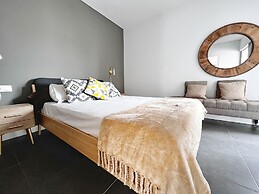 Apartment - Sleeps 4 - Parking - Beach Close