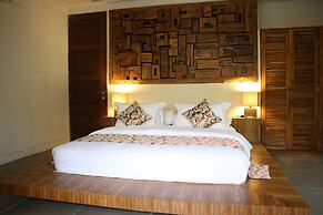 Alarte Estate by Villa Finder