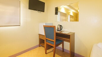 Reddoorz at Comfy Inn Ermita Manila
