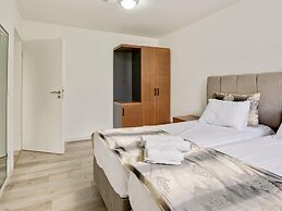 Pleasant Apartment Near Centre