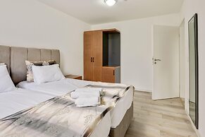 Pleasant Apartment Near Centre