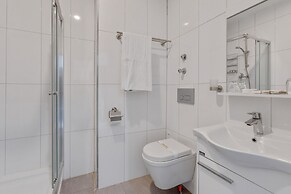 Pleasant Apartment Near Centre