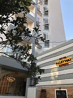 Hotel Alleyway Express
