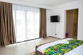 Lux Suites Royal Oaks Residency