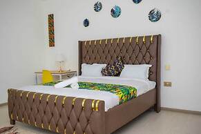 Lux Suites Royal Oaks Residency