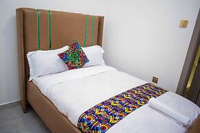 Lux Suites Royal Oaks Residency