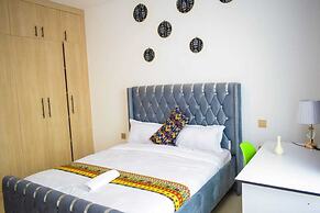 Lux Suites Royal Oaks Residency