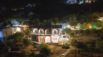 Kaloniki Rooms & Suites