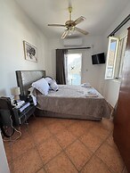 Kaloniki Rooms & Suites