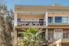 Maria Pyramids House