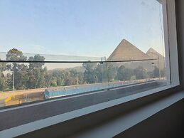 Maria Pyramids House