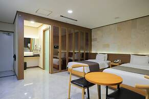 Yeosu ZAVA Hotel