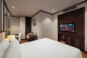 May De Ville Corner Hotel