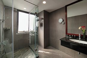 May De Ville Corner Hotel