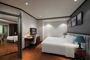 May De Ville Corner Hotel