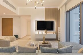 Premium Spacious 3BR Downtown Views