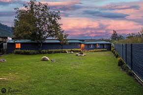 Hotel Riviera By Mount view