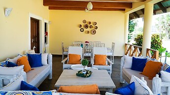 Relaxing Beach Front Villa