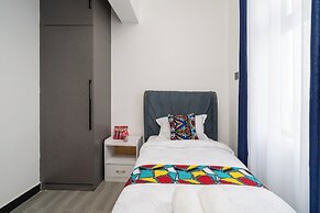 Lux Suites Platinum Oak Residency