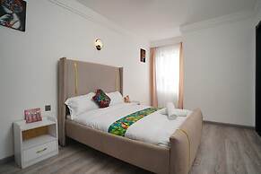 Lux Suites Platinum Oak Residency