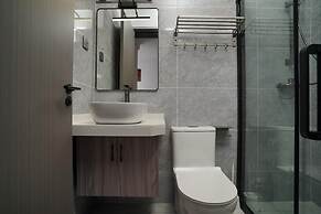 Lux Suites Platinum Oak Residency