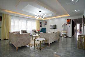 Lux Suites Platinum Oak Residency