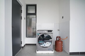 Lux Suites Platinum Oak Residency