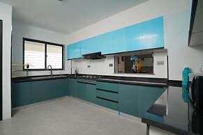Lux Suites Platinum Oak Residency