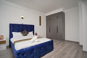 Lux Suites Platinum Oak Residency