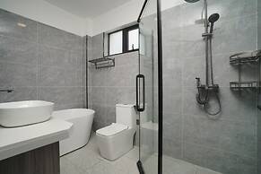 Lux Suites Platinum Oak Residency